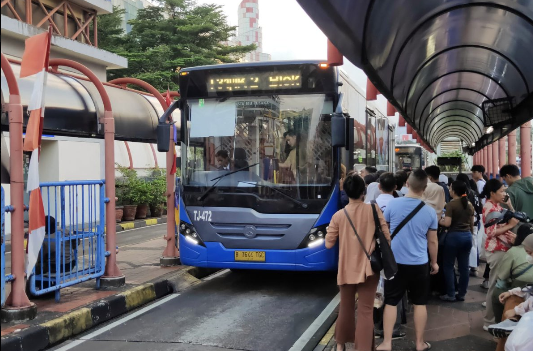 Lonjakan Penumpang, Transjakarta Tambah Armada Rute Blok M–PIK